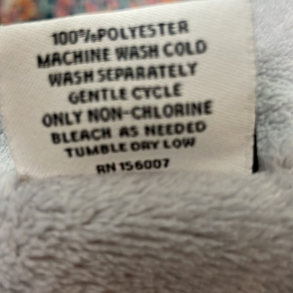 Vera Bradley Fleece Loop Infinity Scarf Blue Penguins Intarsia - Picture 5 of 5